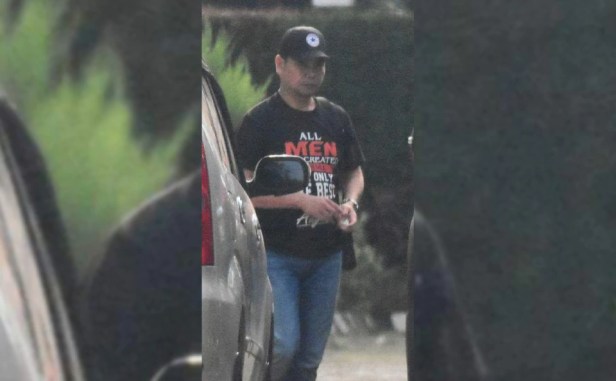 Ketua UMNO Bahagian Sungai Besar, Datuk Seri Jamal Yunos, ditahan Polis Negara Republik Indonesia (POLRI) pada jam 6.15 petang tadi.
