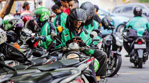 https___s3-ap-northeast-1.amazonaws.com_psh-ex-ftnikkei-3937bb4_images_8_6_1_5_15445168-3-eng-GB_gojek main